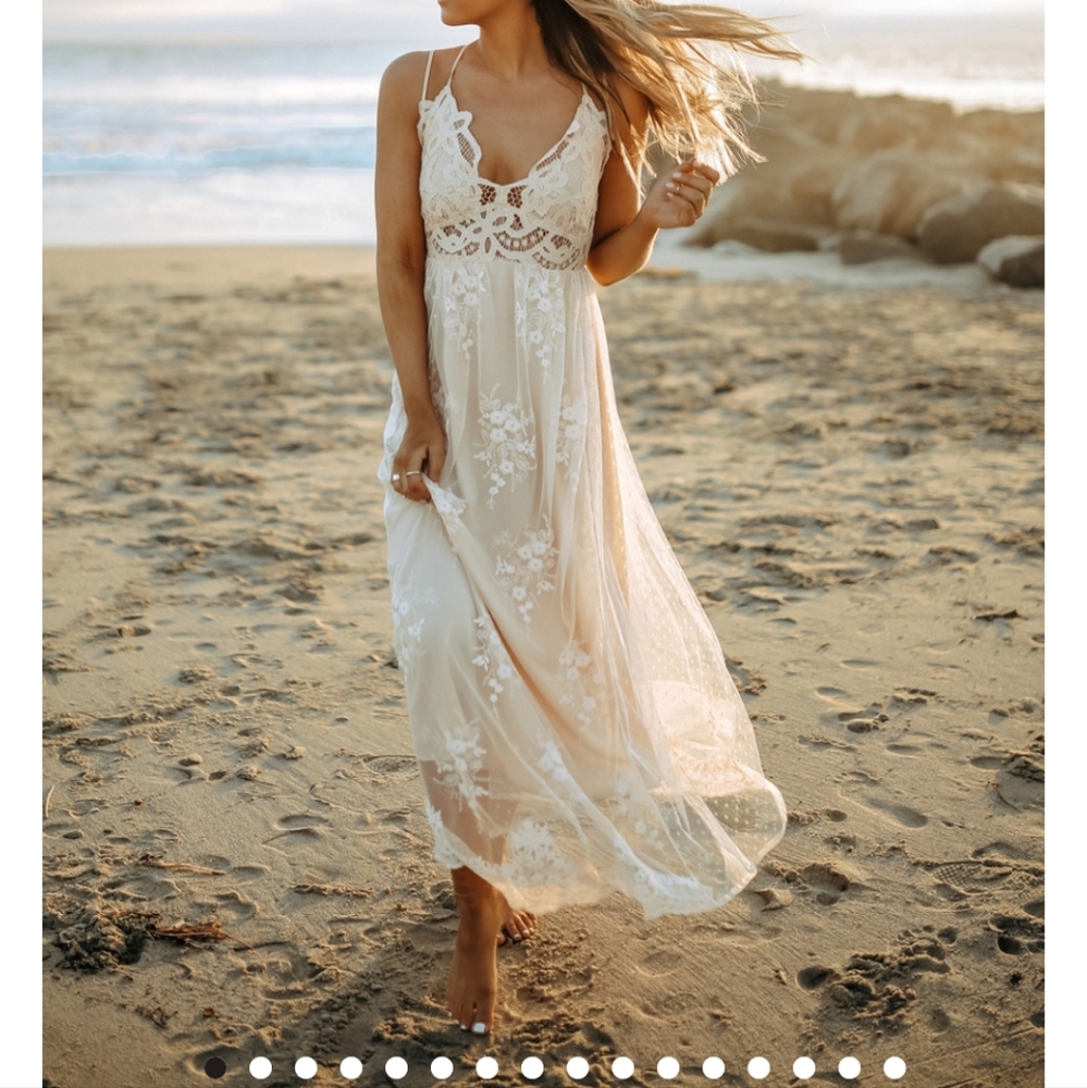 Dress - Picture 3 of 4
